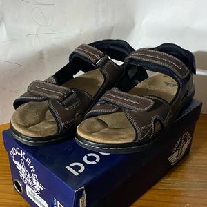 Men’s Dockers Newpage, size 11 sandals. Brand new.